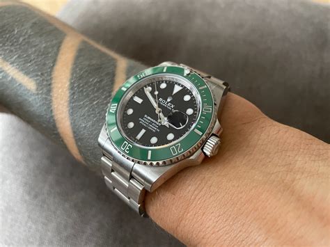 ab welchem jahr hat rolex die keramik luenette eingefuehrt|Die 2020er Rolex Submariner Date mit grüner Lünette.